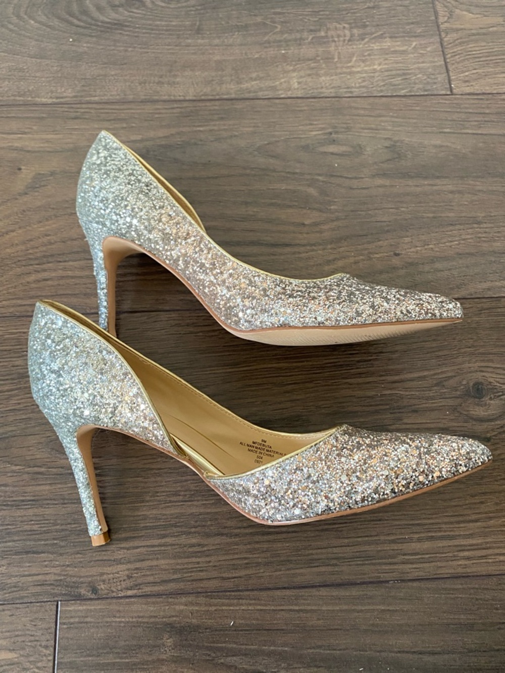 NWOT Marc Fisher Silver Glitter Pointed Toe Pumps